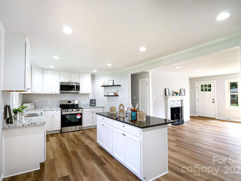 137 Hardin Road, Forest City, NC 28043.  MLS# CAR4264379, YatesRealty ID 22997. 