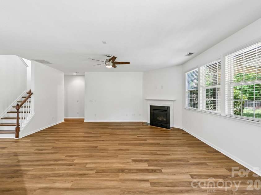 7108 Kinley Commons Lane, Charlotte, NC 28278.  MLS# CAR4381792, YatesRealty ID 22997. 