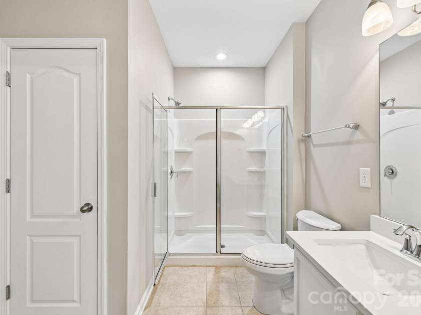 7108 Kinley Commons Lane, Charlotte, NC 28278.  MLS# CAR4381792, YatesRealty ID 22997. 