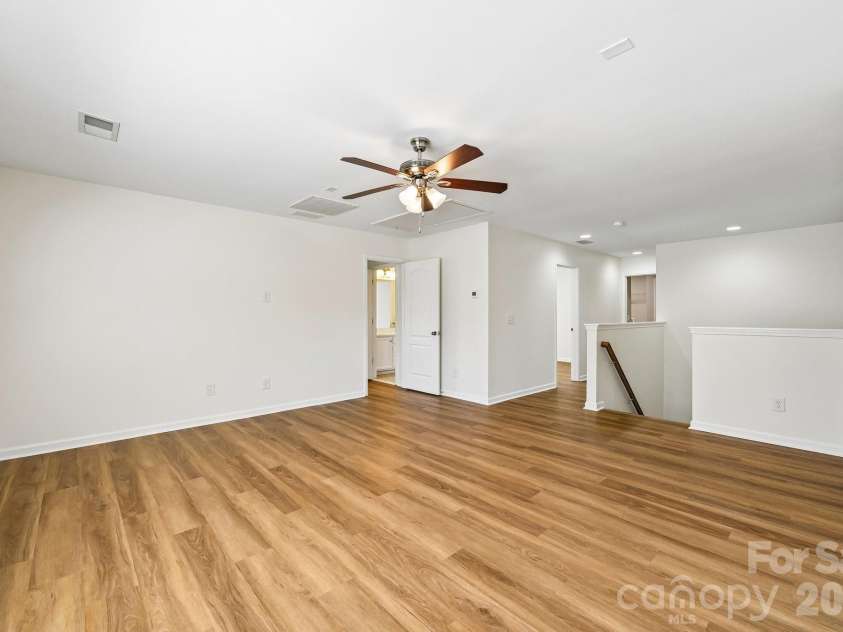 7108 Kinley Commons Lane, Charlotte, NC 28278.  MLS# CAR4381792, YatesRealty ID 22997. 