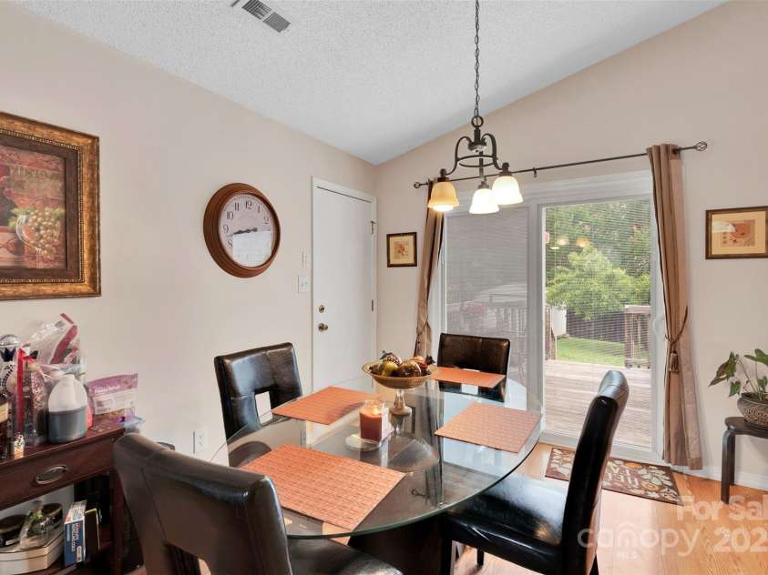 15248 Pangborn Place, Charlotte, NC 28278.  MLS# CAR4271288, YatesRealty ID 22998. 