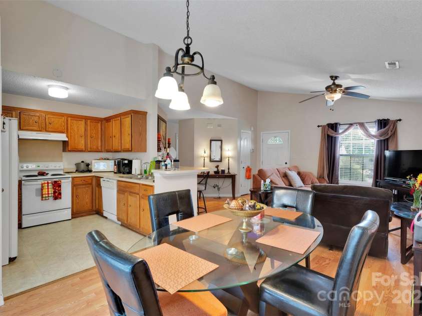 15248 Pangborn Place, Charlotte, NC 28278.  MLS# CAR4271288, YatesRealty ID 22998. 