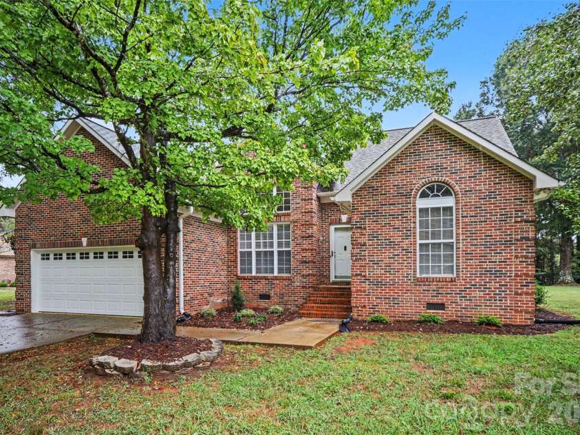 119 Stumpy Creek Road, Mooresville, NC 28117.  MLS# CAR4428106, YatesRealty ID 22999. 119 Stumpy Creek