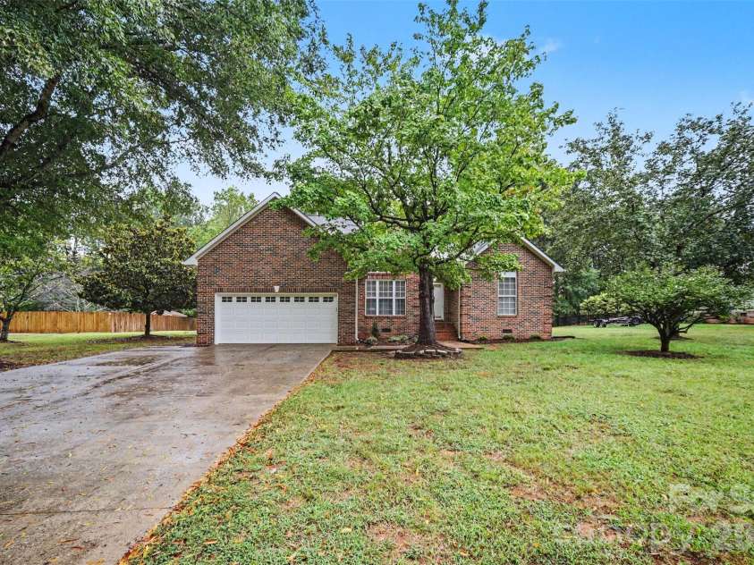119 Stumpy Creek Road, Mooresville, NC 28117.  MLS# CAR4428106, YatesRealty ID 22999. 