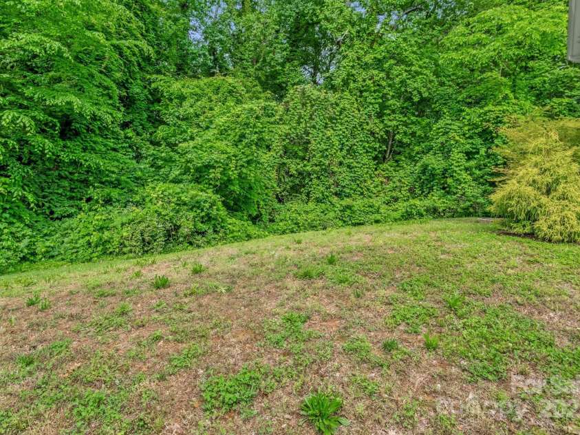 2908 Burgess Drive, Charlotte, NC 28208.  MLS# CAR4257726, YatesRealty ID 22999. 