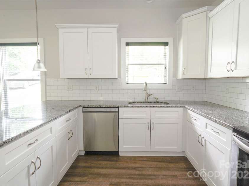 2908 Burgess Drive, Charlotte, NC 28208.  MLS# CAR4257726, YatesRealty ID 22999. 