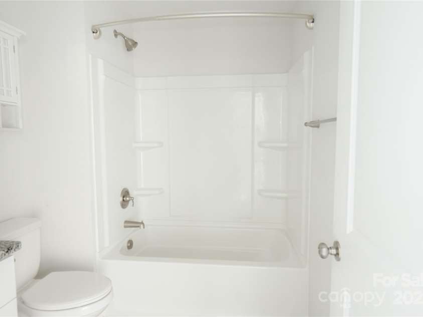 2908 Burgess Drive, Charlotte, NC 28208.  MLS# CAR4257726, YatesRealty ID 22999. Full Bath