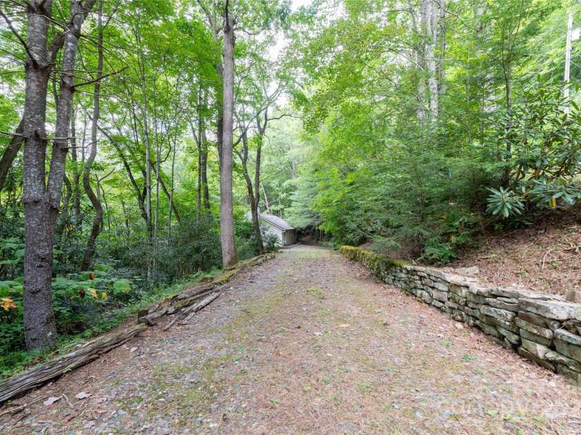 479 Big Ridge Road, Burnsville, NC 28714.  MLS# CAR4302188, YatesRealty ID 23. 