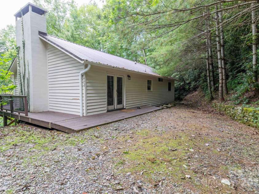 479 Big Ridge Road, Burnsville, NC 28714.  MLS# CAR4302188, YatesRealty ID 23. 