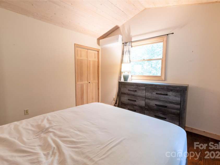 479 Big Ridge Road, Burnsville, NC 28714.  MLS# CAR4302188, YatesRealty ID 23. 