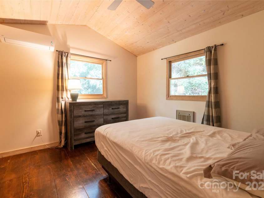 479 Big Ridge Road, Burnsville, NC 28714.  MLS# CAR4302188, YatesRealty ID 23. 