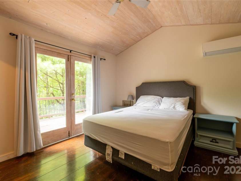 479 Big Ridge Road, Burnsville, NC 28714.  MLS# CAR4302188, YatesRealty ID 23. 