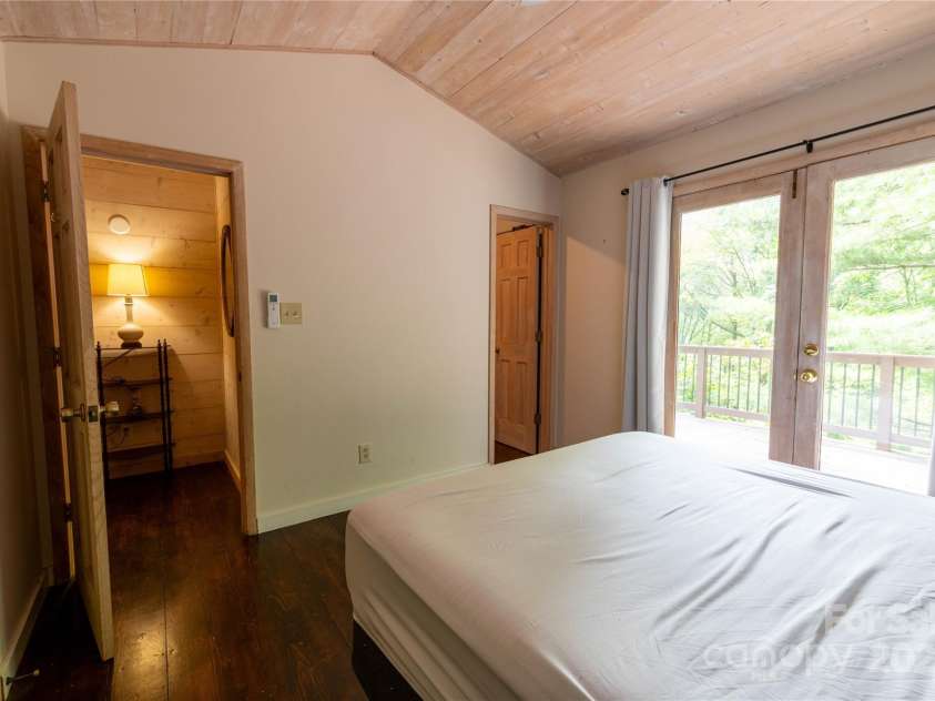 479 Big Ridge Road, Burnsville, NC 28714.  MLS# CAR4302188, YatesRealty ID 23. 