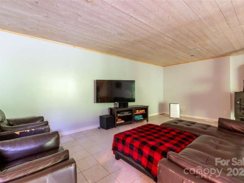 479 Big Ridge Road, Burnsville, NC 28714.  MLS# CAR4302188, YatesRealty ID 23. 