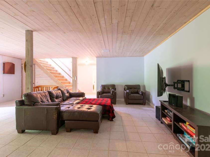 479 Big Ridge Road, Burnsville, NC 28714.  MLS# CAR4302188, YatesRealty ID 23. 