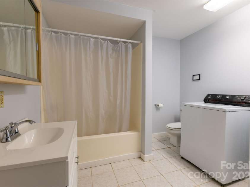 479 Big Ridge Road, Burnsville, NC 28714.  MLS# CAR4302188, YatesRealty ID 23. 