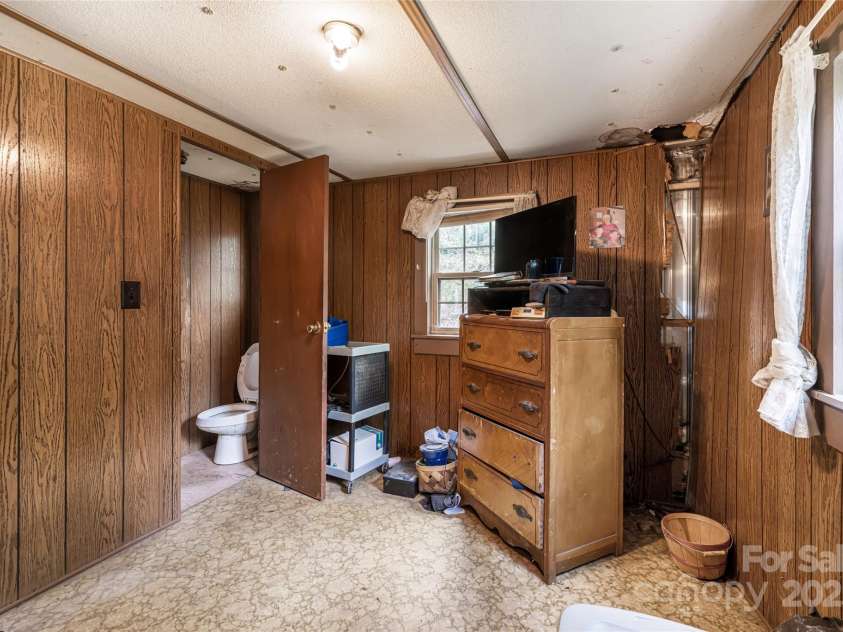 25 Coal Creek Lane, Weaverville, NC 28787.  MLS# CAR4251117, YatesRealty ID 230. 