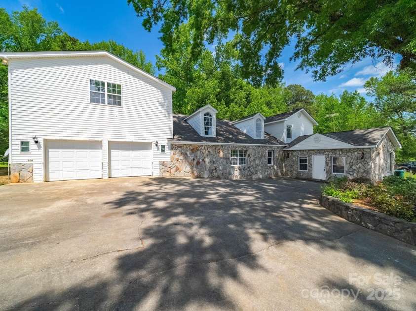 308 Miller Street, Jefferson, SC 29718.  MLS# CAR4244661, YatesRealty ID 2300. 