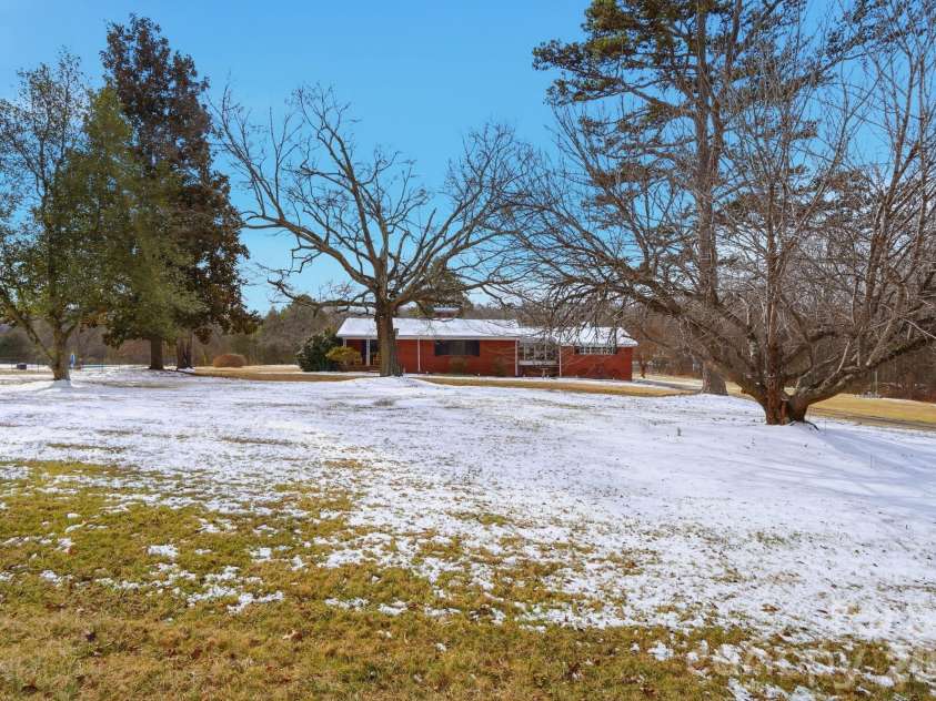 7511 Old Mocksville Road, Salisbury, NC 28144.  MLS# CAR4342046, YatesRealty ID 2300. 