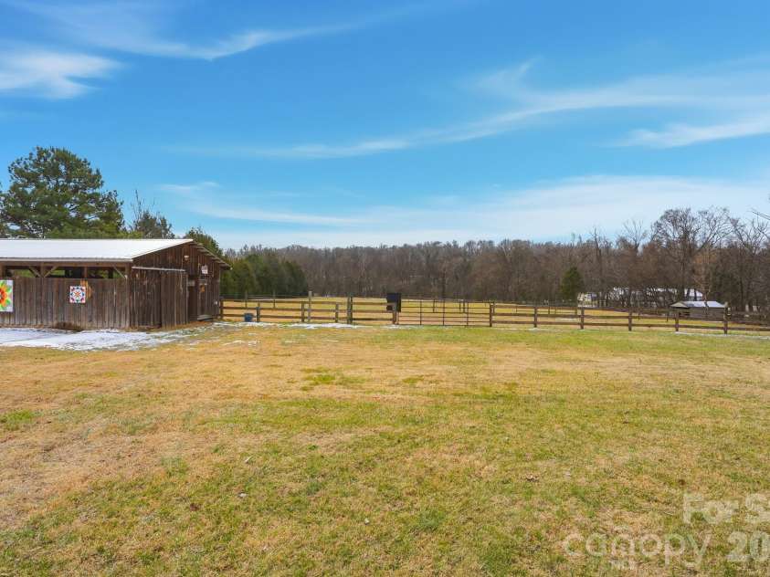 7511 Old Mocksville Road, Salisbury, NC 28144.  MLS# CAR4342046, YatesRealty ID 2300. 