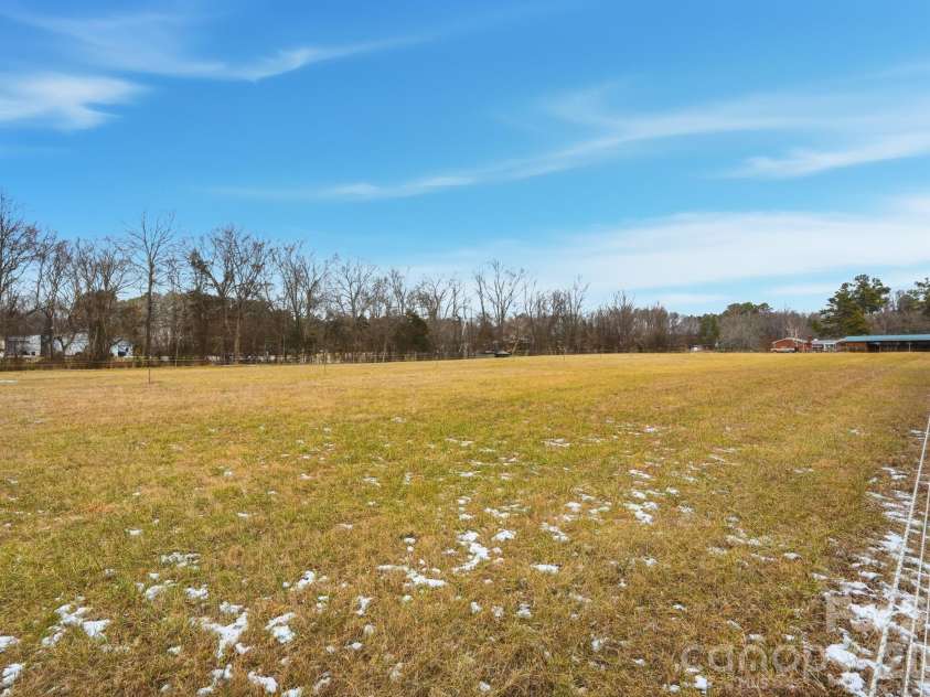 7511 Old Mocksville Road, Salisbury, NC 28144.  MLS# CAR4342046, YatesRealty ID 2300. 