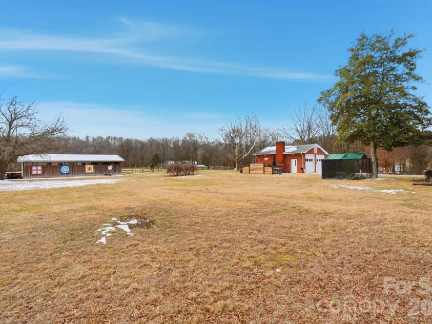 7511 Old Mocksville Road, Salisbury, NC 28144.  MLS# CAR4342046, YatesRealty ID 2300. 