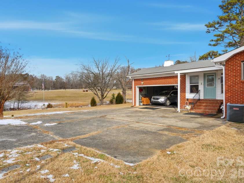 7511 Old Mocksville Road, Salisbury, NC 28144.  MLS# CAR4342046, YatesRealty ID 2300. Attached 2 car garage