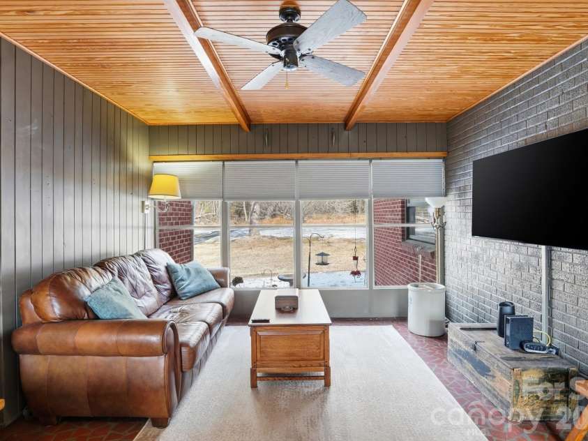 7511 Old Mocksville Road, Salisbury, NC 28144.  MLS# CAR4342046, YatesRealty ID 2300. Sunroom/den