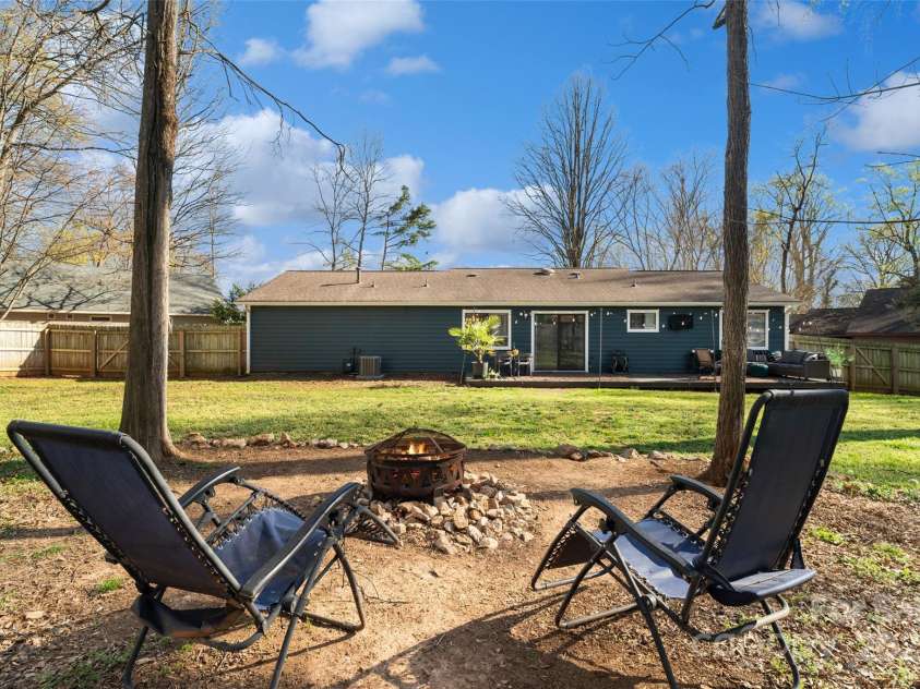 7656 Eastbourne Road, Charlotte, NC 28227.  MLS# CAR4238426, YatesRealty ID 23000. FirePit