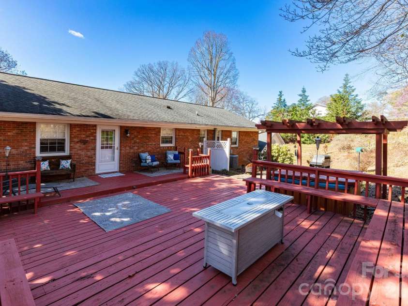 143 Devonwood Drive, Marion, NC 28752.  MLS# CAR4358498, YatesRealty ID 23001. 