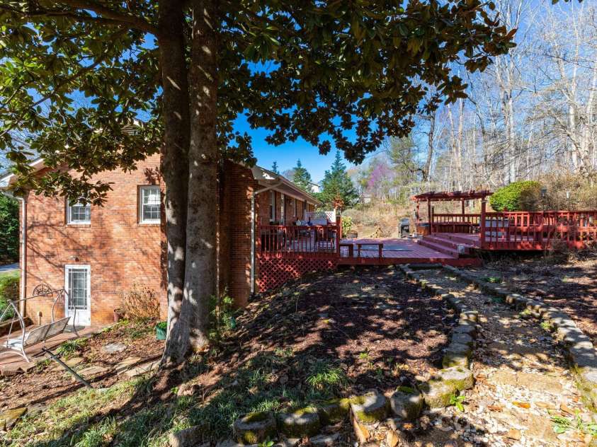 143 Devonwood Drive, Marion, NC 28752.  MLS# CAR4358498, YatesRealty ID 23001. 
