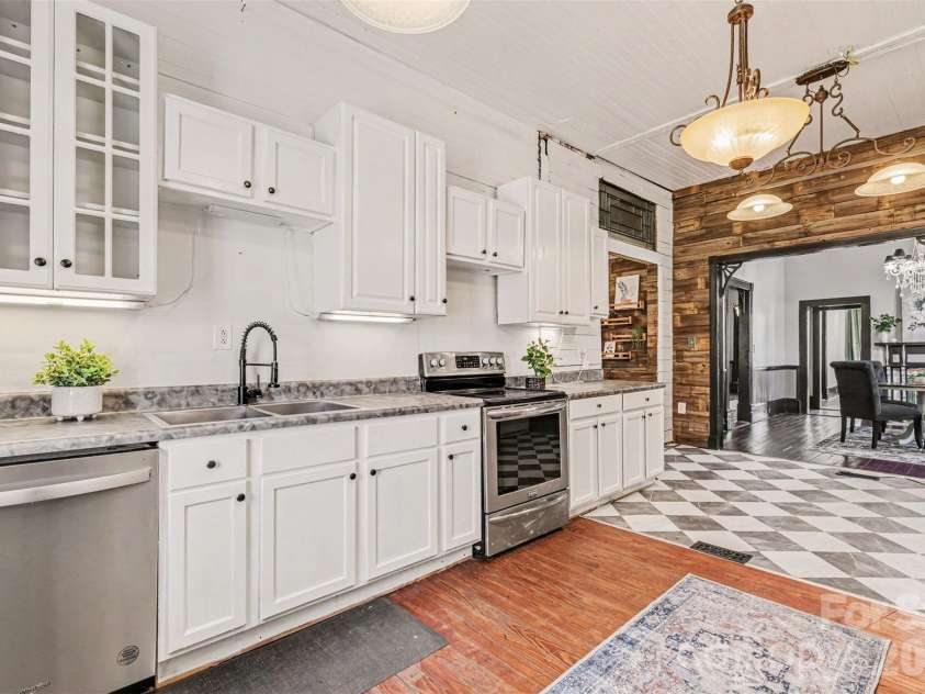 107 Hinton Street, Chester, SC 29706.  MLS# CAR4380779, YatesRealty ID 23002. 