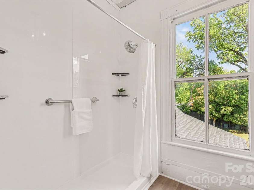 107 Hinton Street, Chester, SC 29706.  MLS# CAR4380779, YatesRealty ID 23002. Bathroom #3