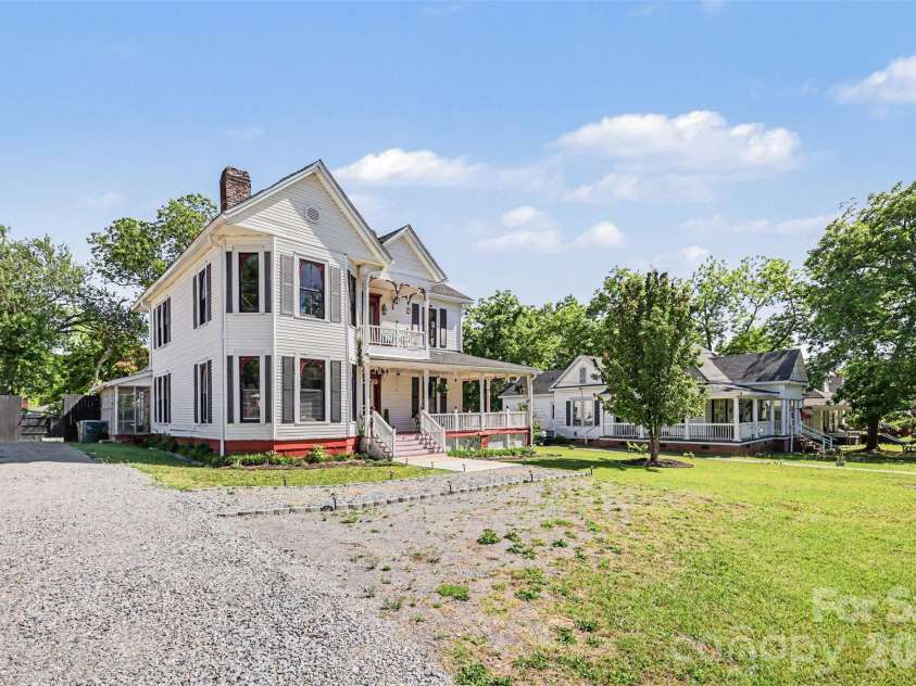 107 Hinton Street, Chester, SC 29706.  MLS# CAR4380779, YatesRealty ID 23002. Long side drive.