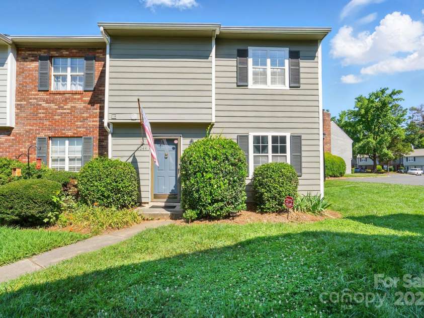 6044 Heath Valley Road, Charlotte, NC 28210.  MLS# CAR4269219, YatesRealty ID 23002. 