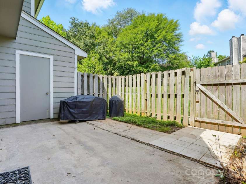 6044 Heath Valley Road, Charlotte, NC 28210.  MLS# CAR4269219, YatesRealty ID 23002. 