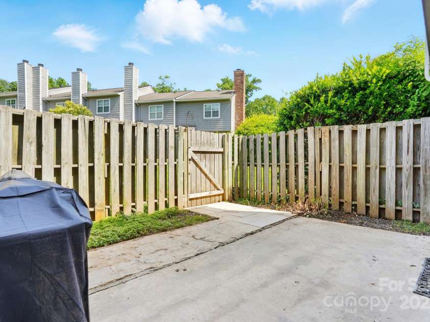 6044 Heath Valley Road, Charlotte, NC 28210.  MLS# CAR4269219, YatesRealty ID 23002. 