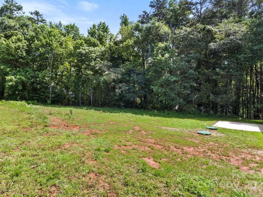 1234 Goodnight Lane, Kannapolis, NC 28081.  MLS# CAR4272946, YatesRealty ID 23003. 