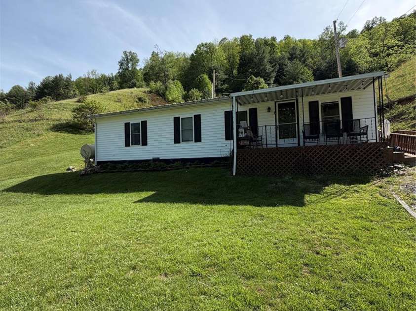 1663 Bailey Branch Road, Burnsville, NC 28714.  MLS# CAR4375451, YatesRealty ID 23003. 