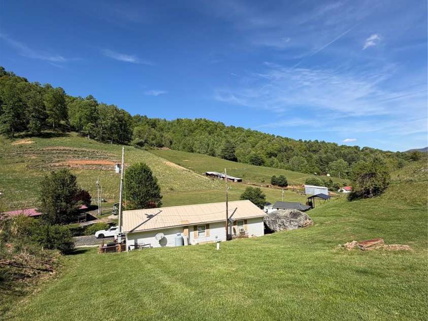 1663 Bailey Branch Road, Burnsville, NC 28714.  MLS# CAR4375451, YatesRealty ID 23003. 