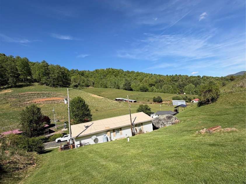 1663 Bailey Branch Road, Burnsville, NC 28714.  MLS# CAR4375451, YatesRealty ID 23003. 