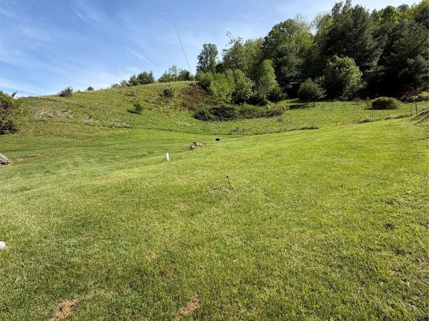 1663 Bailey Branch Road, Burnsville, NC 28714.  MLS# CAR4375451, YatesRealty ID 23003. 
