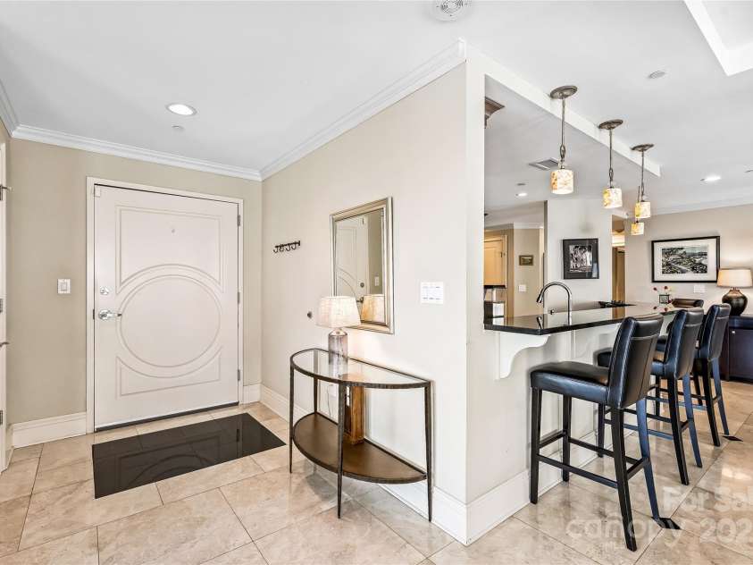 520 Martin Luther King Jr Boulevard, Charlotte, NC 28202.  MLS# CAR4260279, YatesRealty ID 23004. 