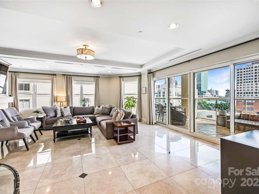 520 Martin Luther King Jr Boulevard, Charlotte, NC 28202.  MLS# CAR4260279, YatesRealty ID 23004. 