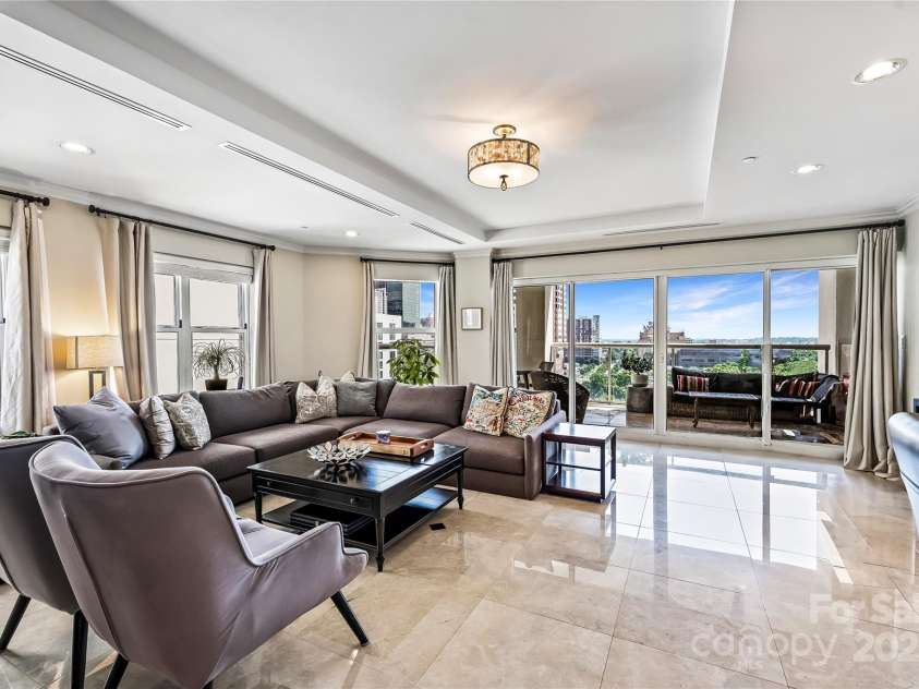 520 Martin Luther King Jr Boulevard, Charlotte, NC 28202.  MLS# CAR4260279, YatesRealty ID 23004. 