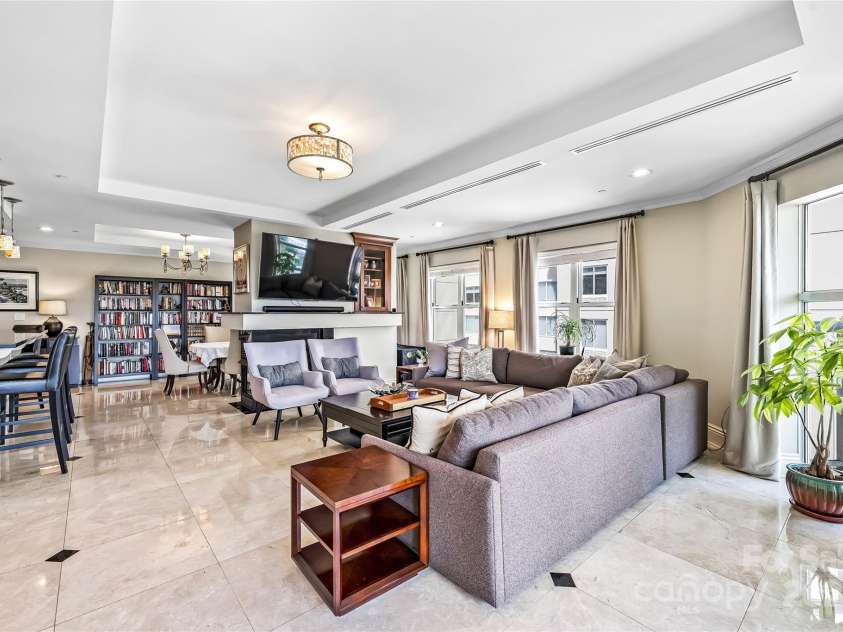 520 Martin Luther King Jr Boulevard, Charlotte, NC 28202.  MLS# CAR4260279, YatesRealty ID 23004. 