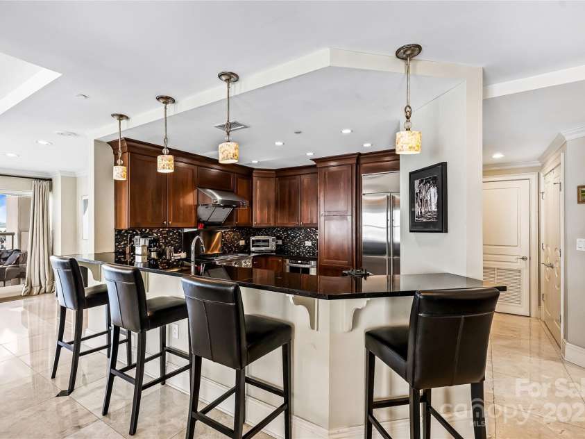 520 Martin Luther King Jr Boulevard, Charlotte, NC 28202.  MLS# CAR4260279, YatesRealty ID 23004. 