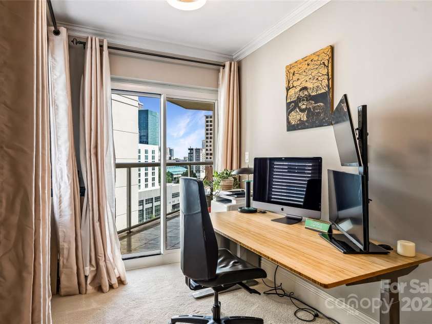 520 Martin Luther King Jr Boulevard, Charlotte, NC 28202.  MLS# CAR4260279, YatesRealty ID 23004. Primary offers work from home nook