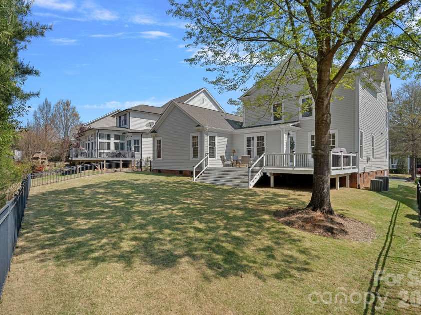 5595 Morris Hunt Drive, Fort Mill, SC 29708.  MLS# CAR4359670, YatesRealty ID 23004. 
