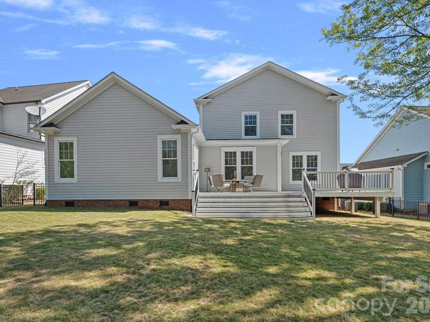 5595 Morris Hunt Drive, Fort Mill, SC 29708.  MLS# CAR4359670, YatesRealty ID 23004. 